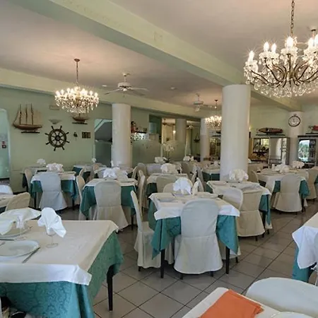 ホテル Gruene Perle Village Incluso
