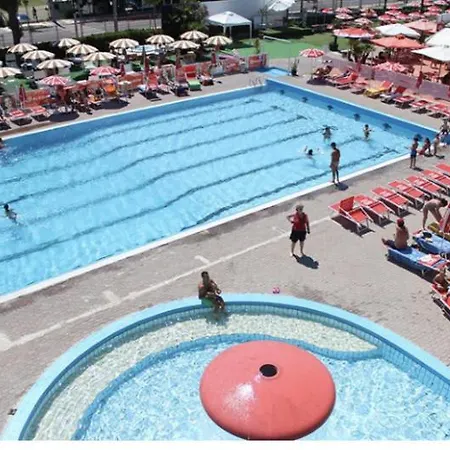 ホテル Gruene Perle Village Incluso